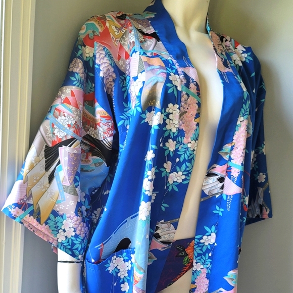 Japanese Kimono - Picture 1 of 8